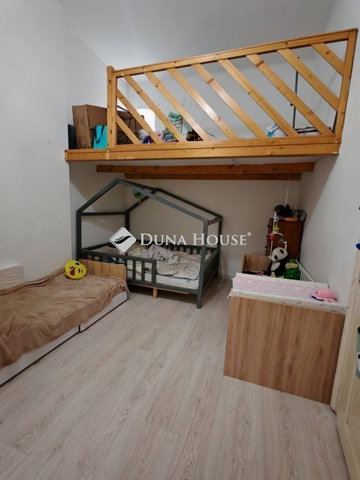 Eladó téglalakás, Nagykőrösön 50 M Ft, 3 szobás