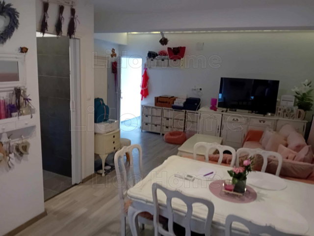 Eladó téglalakás, Siófokon 42 M Ft, 1 szobás