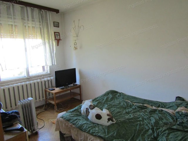 Eladó téglalakás, Sümegen 24 M Ft, 4 szobás
