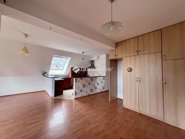 Eladó téglalakás, Szigetszentmiklóson 74.99 M Ft, 3 szobás