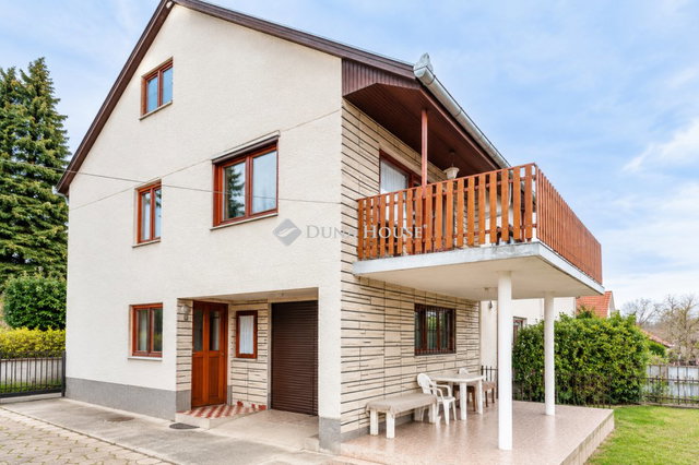 Eladó ikerház, Balatonalmádiban 84.9 M Ft, 6 szobás