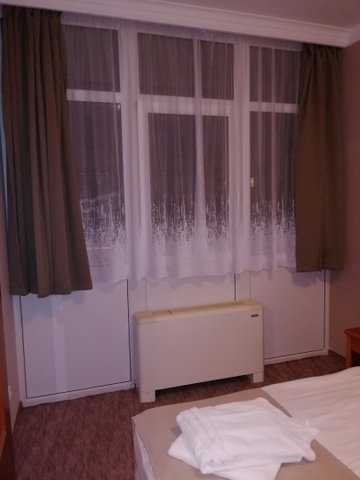 Eladó hotel, Zalakaroson 34.9 M Ft / költözzbe.hu