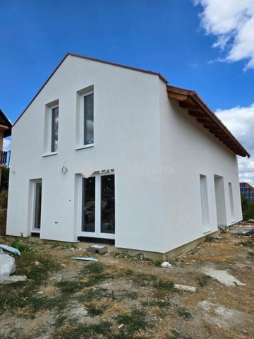 Eladó családi ház, Pécsett 149.9 M Ft, 5 szobás
