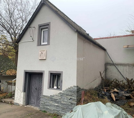 Eladó nyaraló, Adonyban 8.9 M Ft, 2 szobás / költözzbe.hu