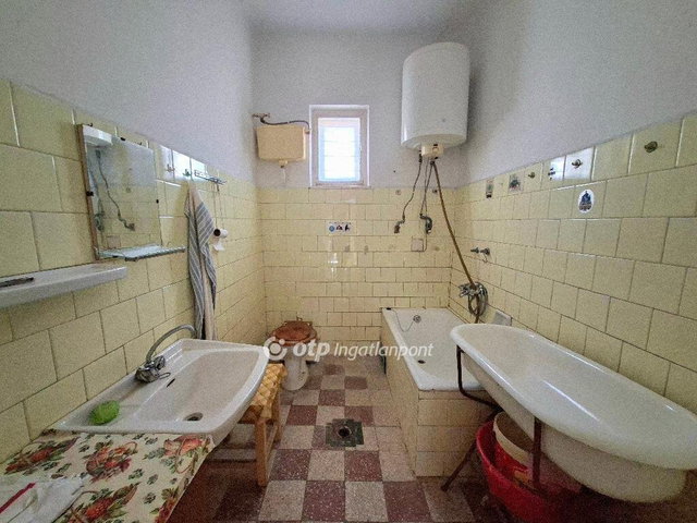 Eladó családi ház, Budapesten, XVII. kerületben 80.9 M Ft