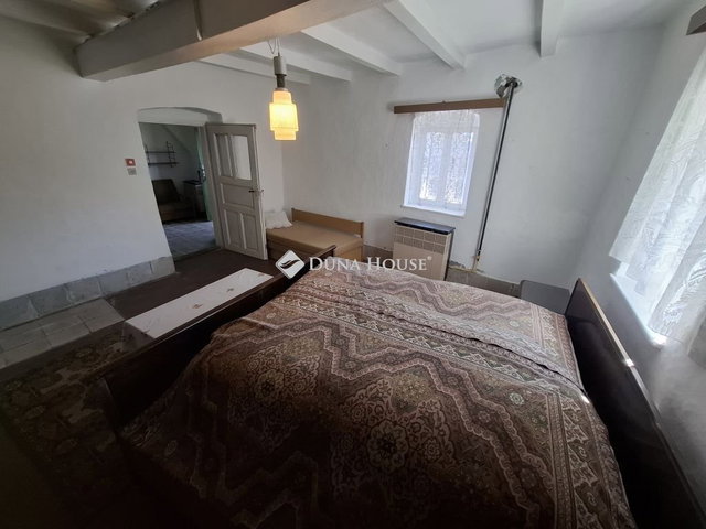 Eladó családi ház, Kiskunfélegyházán 14.5 M Ft, 1 szobás