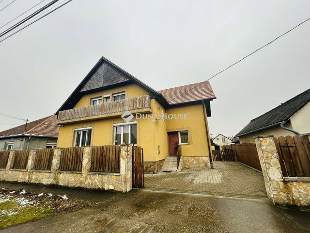 Eladó családi ház, Gyálon, Muskátli utcában 99 M Ft, 5 szobás