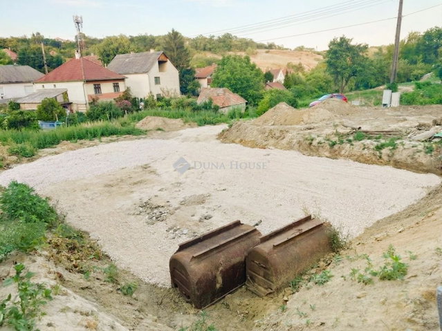 Eladó telek, Csolnokon, Kert utcában 17 M Ft
