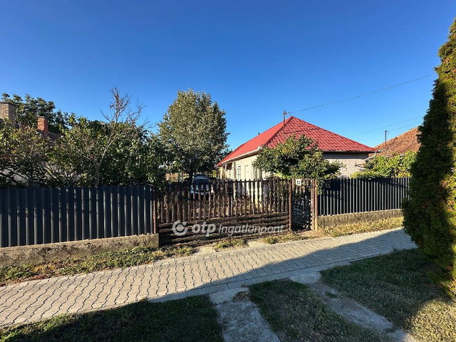 Eladó családi ház, Nyírbogdányon 29.9 M Ft, 2+1 szobás