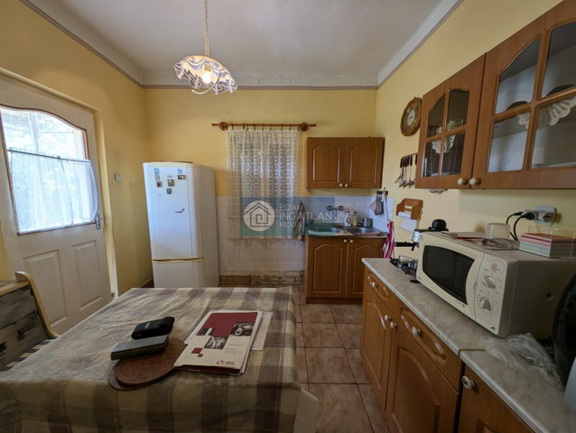Eladó családi ház, Abodon 11.5 M Ft, 3 szobás