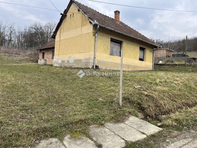 Eladó családi ház, Gyűrűsön 12 M Ft, 4 szobás