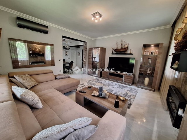 Eladó téglalakás, Kecskeméten 99.8 M Ft, 3 szobás
