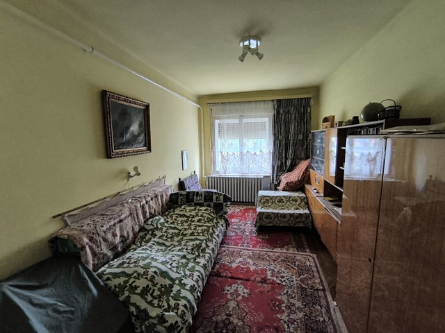 Eladó ikerház, Hőgyészen 30 M Ft, 4 szobás