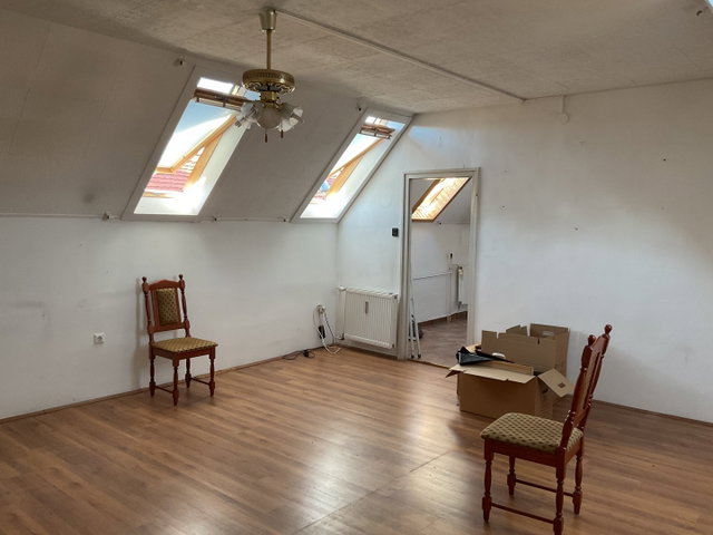 Eladó téglalakás, Veszprémben 50 M Ft, 1 szobás