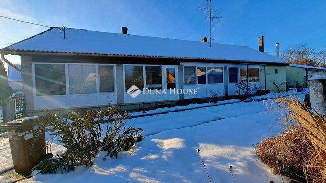 Eladó családi ház, Sárokon 20 M Ft, 3 szobás