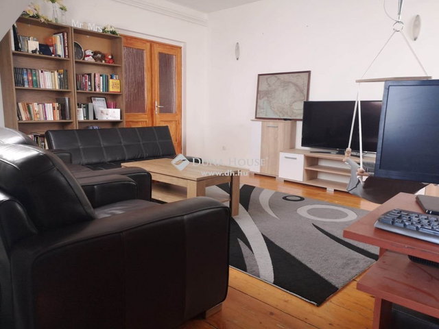 Eladó téglalakás, Szegeden 81.59 M Ft, 5 szobás