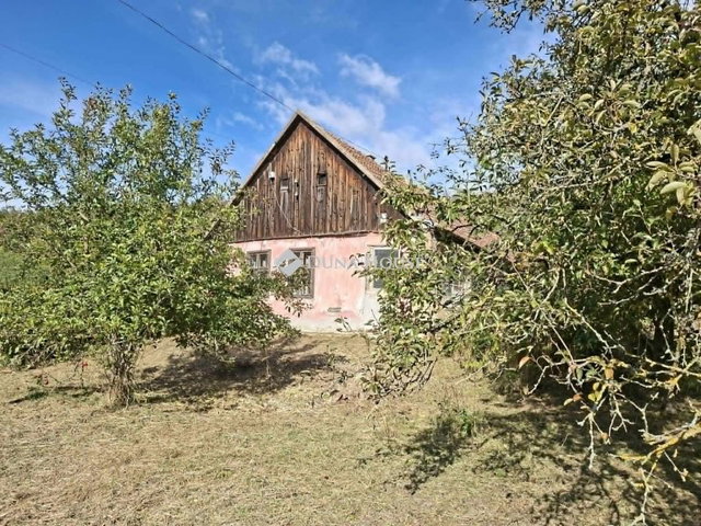 Eladó családi ház, Gombán 30.5 M Ft, 2 szobás