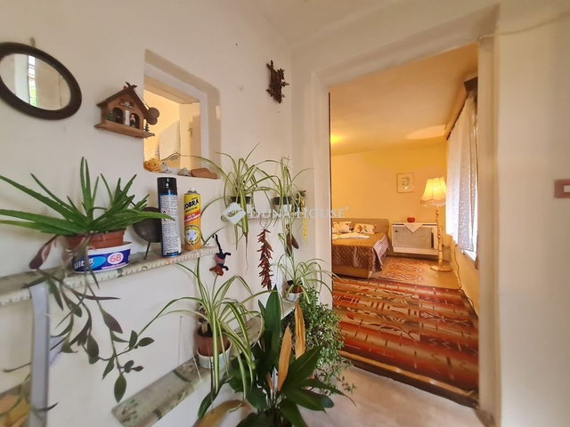 Eladó családi ház, Esztergomban 34.9 M Ft, 3 szobás