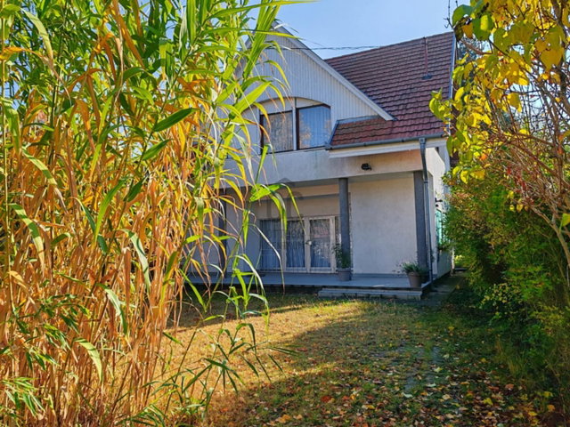 Eladó családi ház, Zamárdiban 149.9 M Ft, 7 szobás