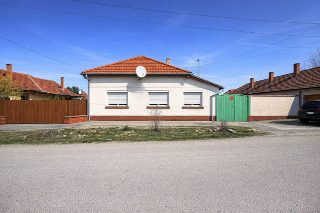 Eladó családi ház, Tiszakécskén 45 M Ft, 3 szobás