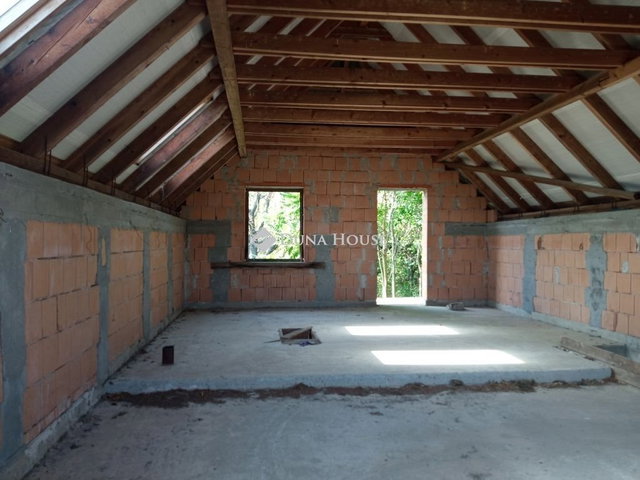 Eladó családi ház, Zsámbékon 32.5 M Ft, 2 szobás