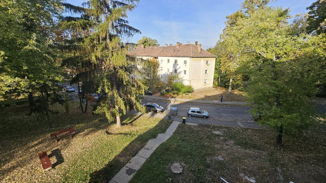 Eladó téglalakás, Komlón 32.9 M Ft, 3 szobás