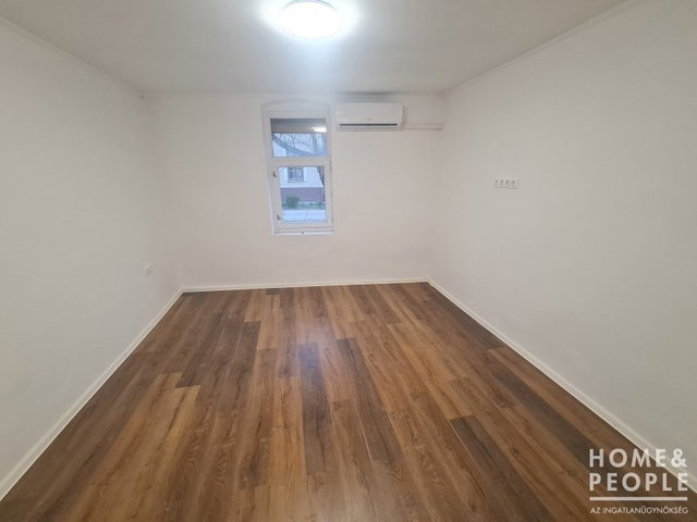 Eladó családi ház, Hódmezővásárhelyen 51 M Ft, 6 szobás