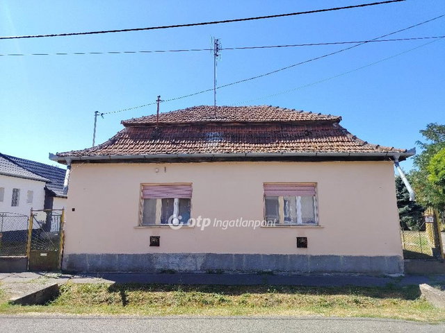 Eladó családi ház, Szolnokon 42.9 M Ft, 2 szobás