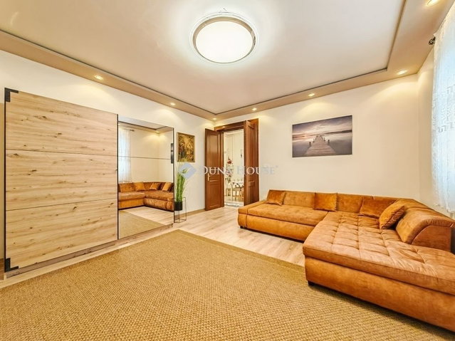 Eladó téglalakás, Budapesten, XX. kerületben 59.9 M Ft