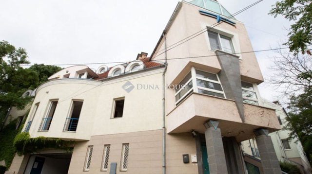 Eladó téglalakás, Budapesten, II. kerületben, Felhévízi utcában