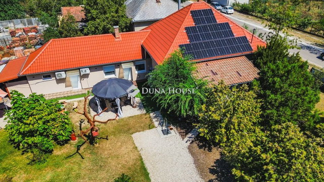 Eladó családi ház, Cserkeszőlőn 87 M Ft, 5 szobás