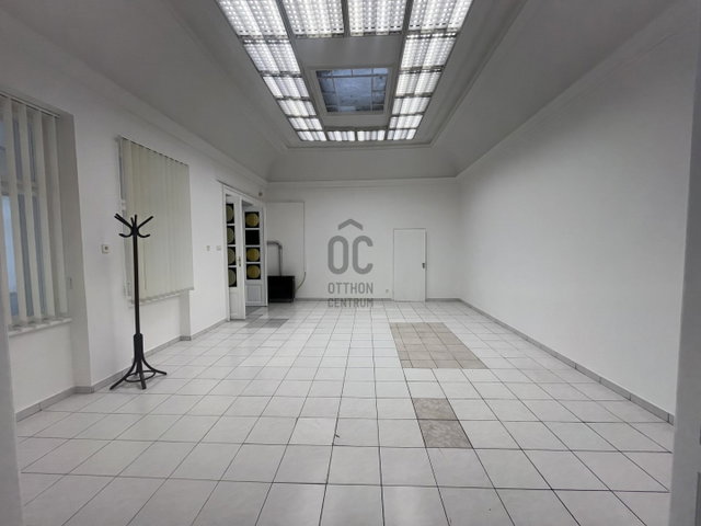 Kiadó ipari ingatlan, Debrecenben 300 E Ft / hó