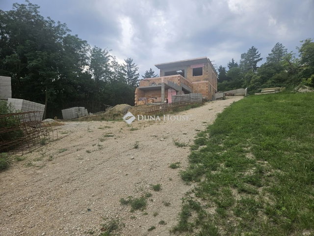 Eladó családi ház, Győrújbaráton 235 M Ft, 4 szobás