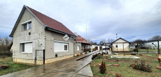 Eladó ipari ingatlan, Nyáregyházán 310 M Ft
