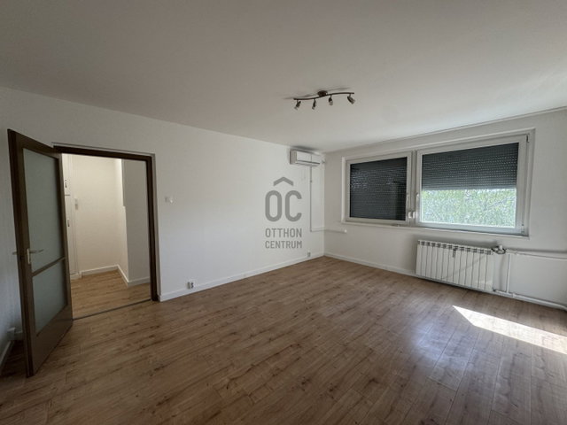 Eladó panellakás, Kecskeméten 36.7 M Ft, 1 szobás
