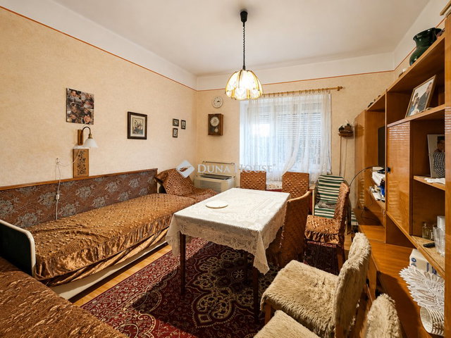 Eladó családi ház, Tiszaeszláron 12.9 M Ft, 2 szobás
