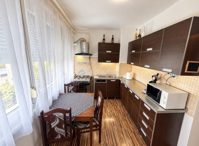 Kiadó téglalakás, albérlet, Debrecenben 220 E Ft / hó, 3 szobás