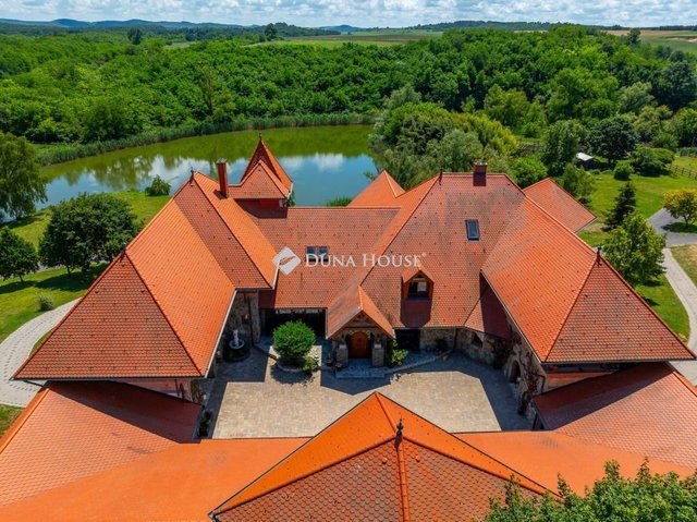 Eladó családi ház, Balatonendréden 1097.33 M Ft, 4 szobás