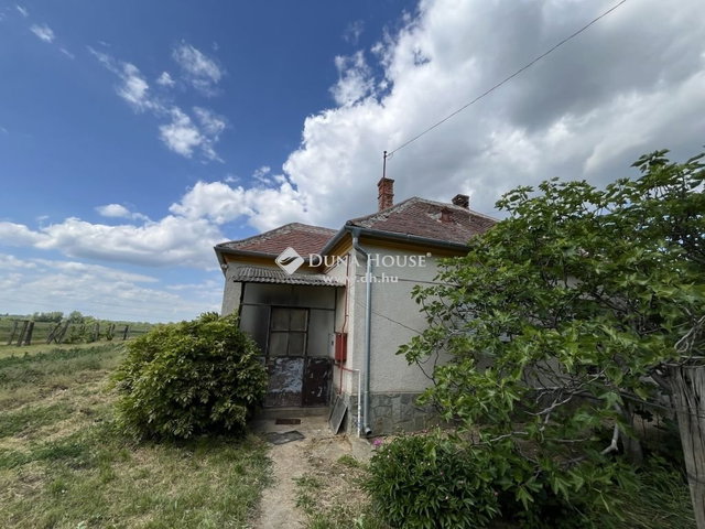 Eladó családi ház, Zsédenyen 27.9 M Ft, 2 szobás