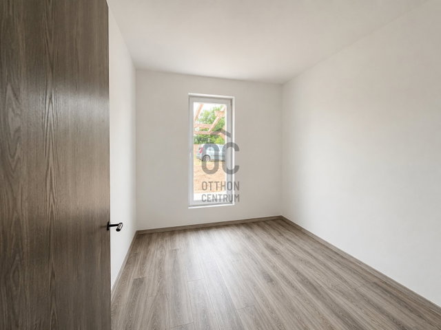 Eladó ikerház, Szigethalmon 89 M Ft, 4 szobás