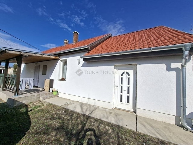 Eladó családi ház, Tápiószecsőn 45 M Ft, 3 szobás
