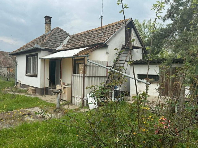Eladó családi ház, Cegléden 17 M Ft, 1 szobás