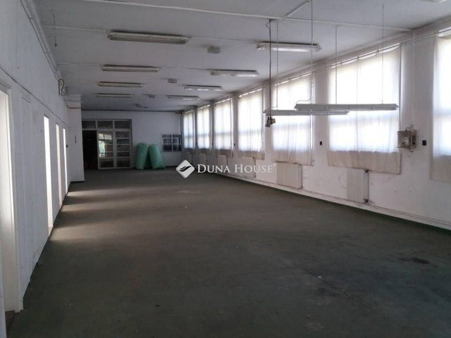 Kiadó ipari ingatlan, Nyíregyházán 556 E Ft / hó