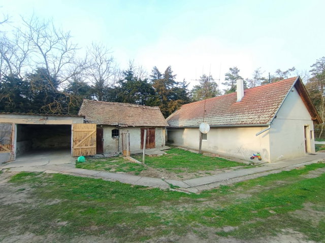 Eladó családi ház, Siklóson 25 M Ft, 3 szobás