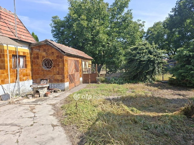 Eladó családi ház, Sajószögeden 31.5 M Ft, 4+1 szobás
