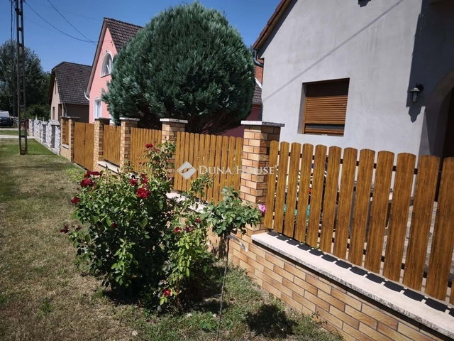 Eladó családi ház, Bicsérden 89 M Ft, 4 szobás