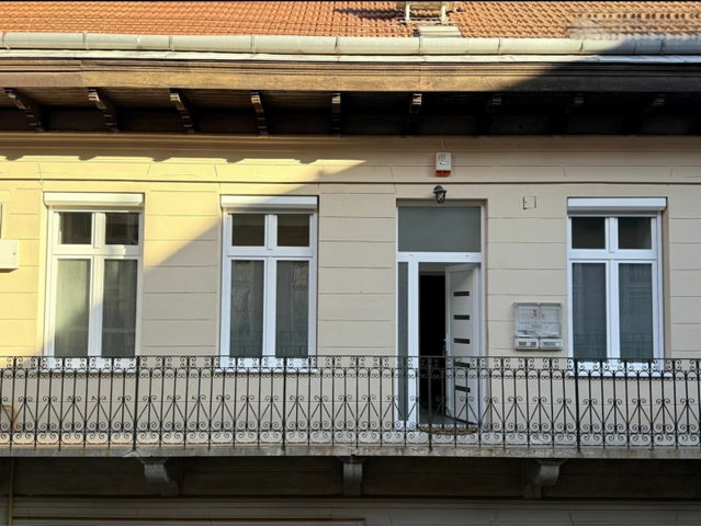 Kiadó téglalakás, albérlet, VI. kerületben, Csengery utcában