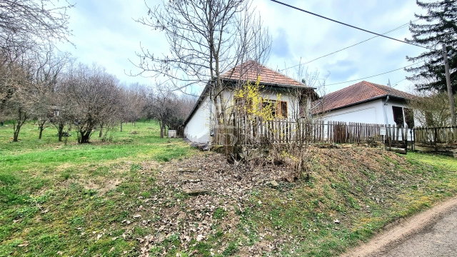 Eladó családi ház, Tésán 29 M Ft, 2 szobás