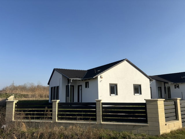 Eladó családi ház, Ráckevén 88.9 M Ft, 4 szobás