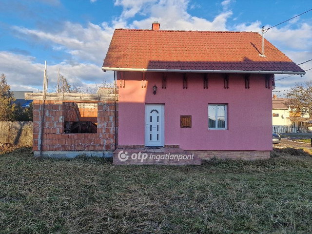 Eladó nyaraló, Sárospatakon 32 M Ft, 2 szobás